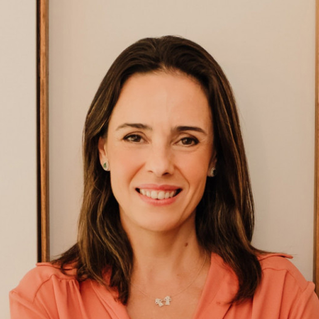 Prof. Doutora Laís Machado Lucas